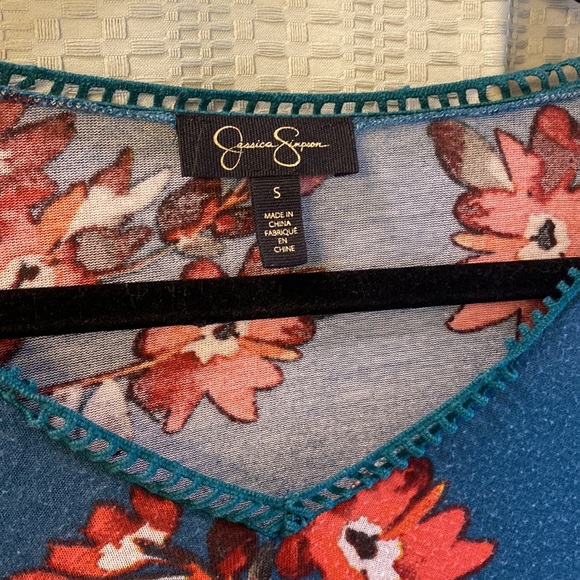 Jessica Simpson long bell sleeve floral blouse size Small - Picture 2 of 3